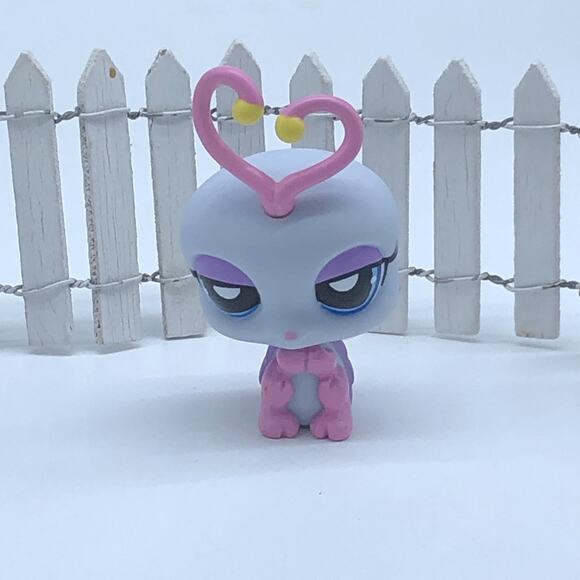 LPS Lovebug #1405 Valentine’s Day Cute Littlest Pet Shop Bug Pink/Purple - Picture 1 of 4